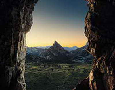 Реформатор ма, консерватор ма: Ларижани тұлғасының қайшылығы